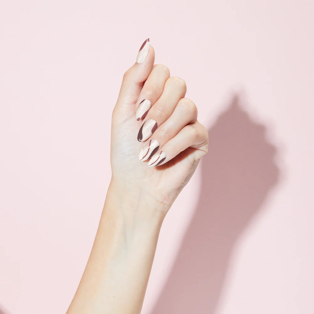 Falling For You | Faux Nails - Image 2